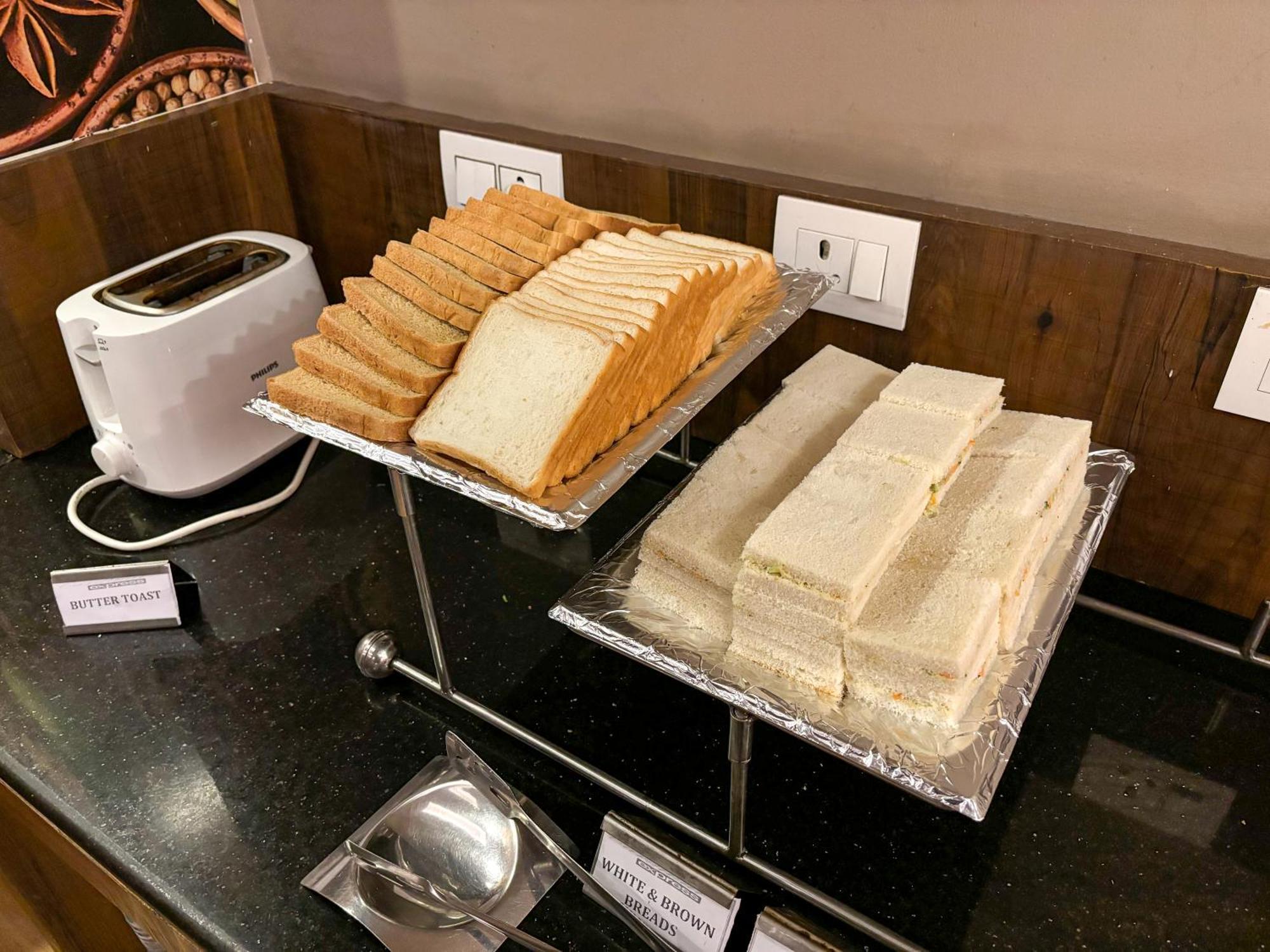 Hotel Oxmo Delhi Airport With Free Airport Transsfer New Delhi Ngoại thất bức ảnh